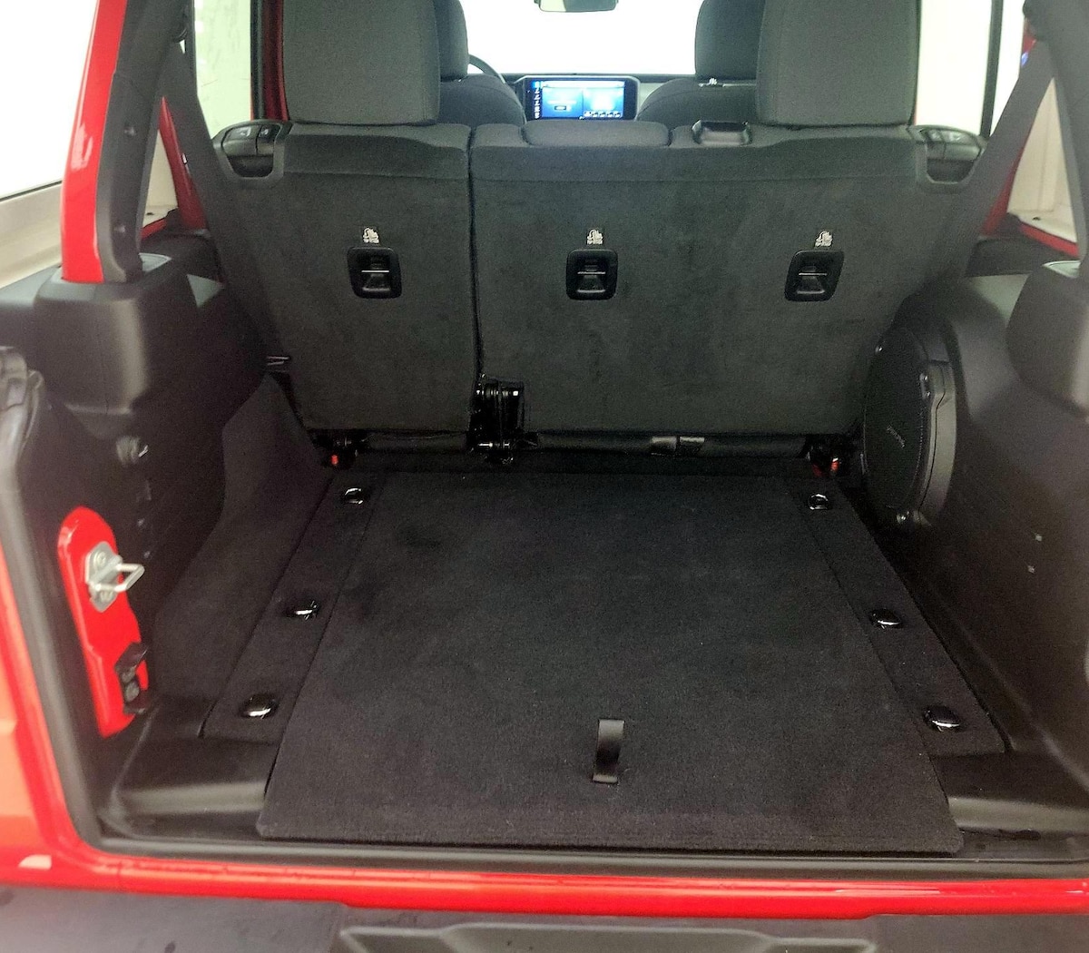 Trunk/Cargo (Seats Up)
