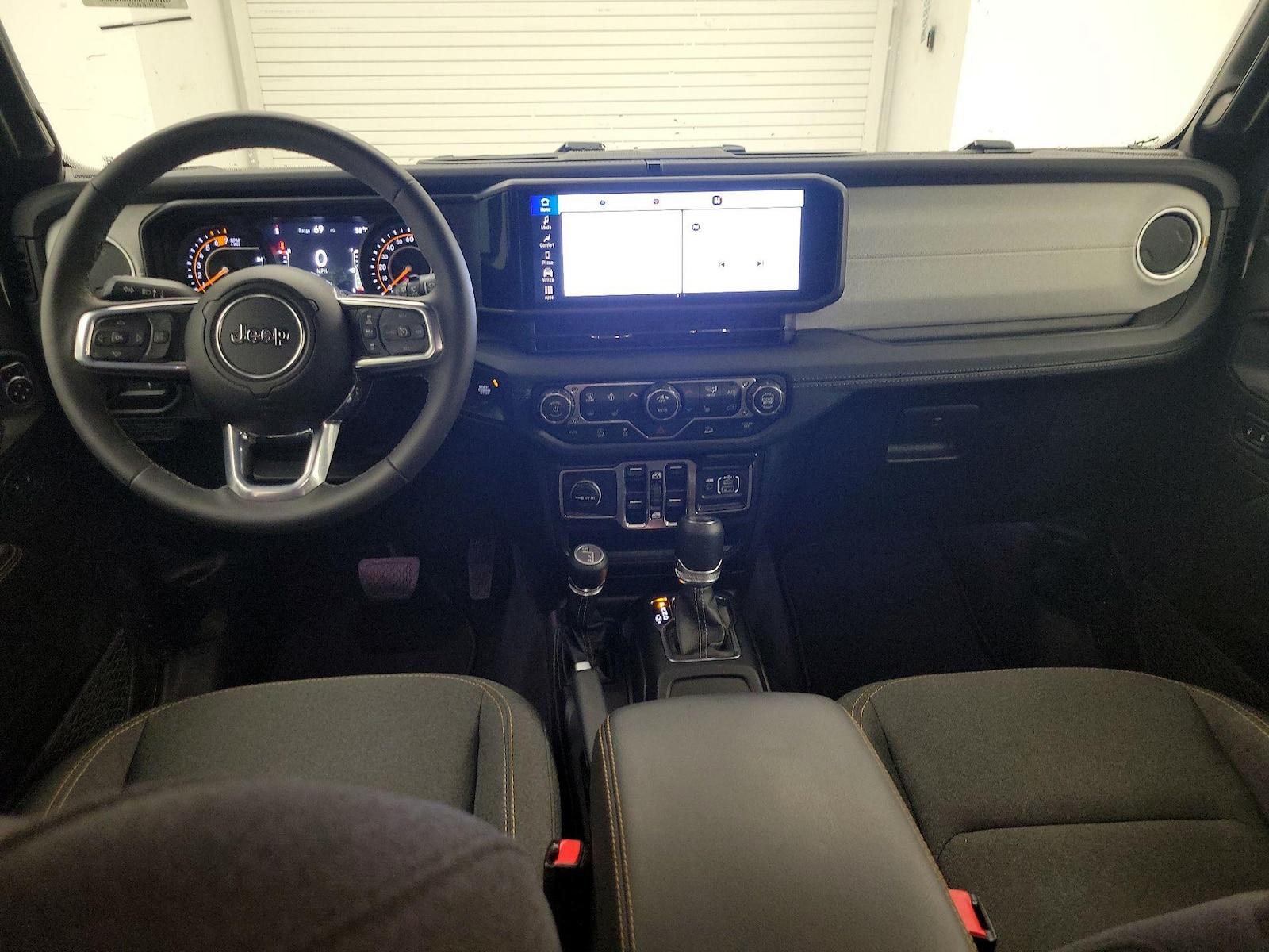Apple CarPlay® & Android Auto™