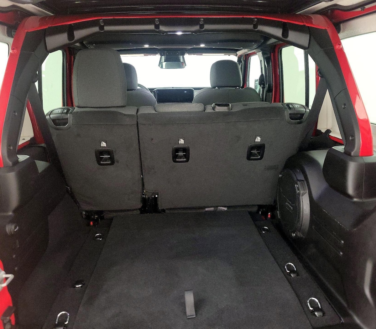 Trunk/Cargo (Seats Up)