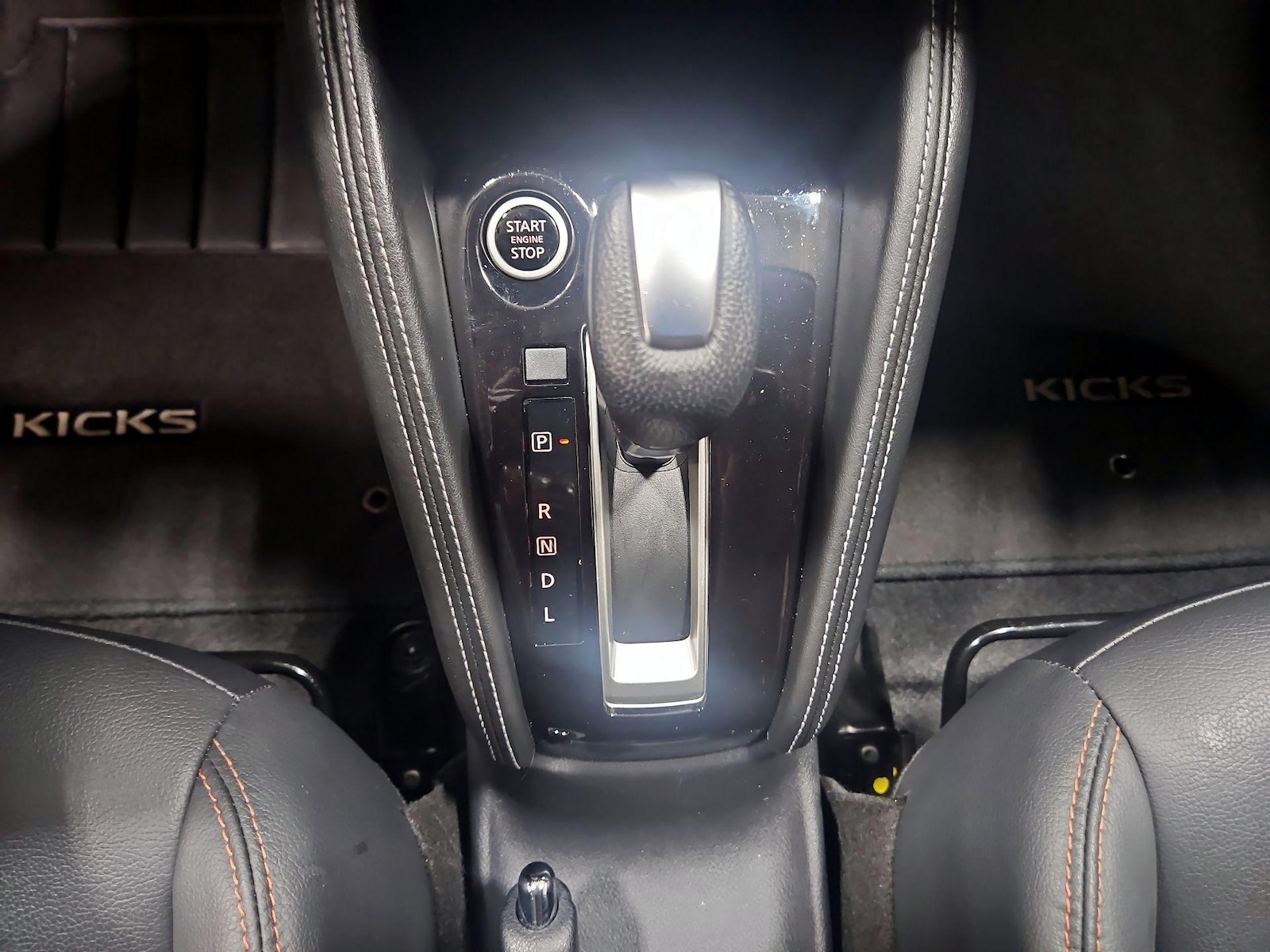 2020 Nissan Kicks SR - Photo 18