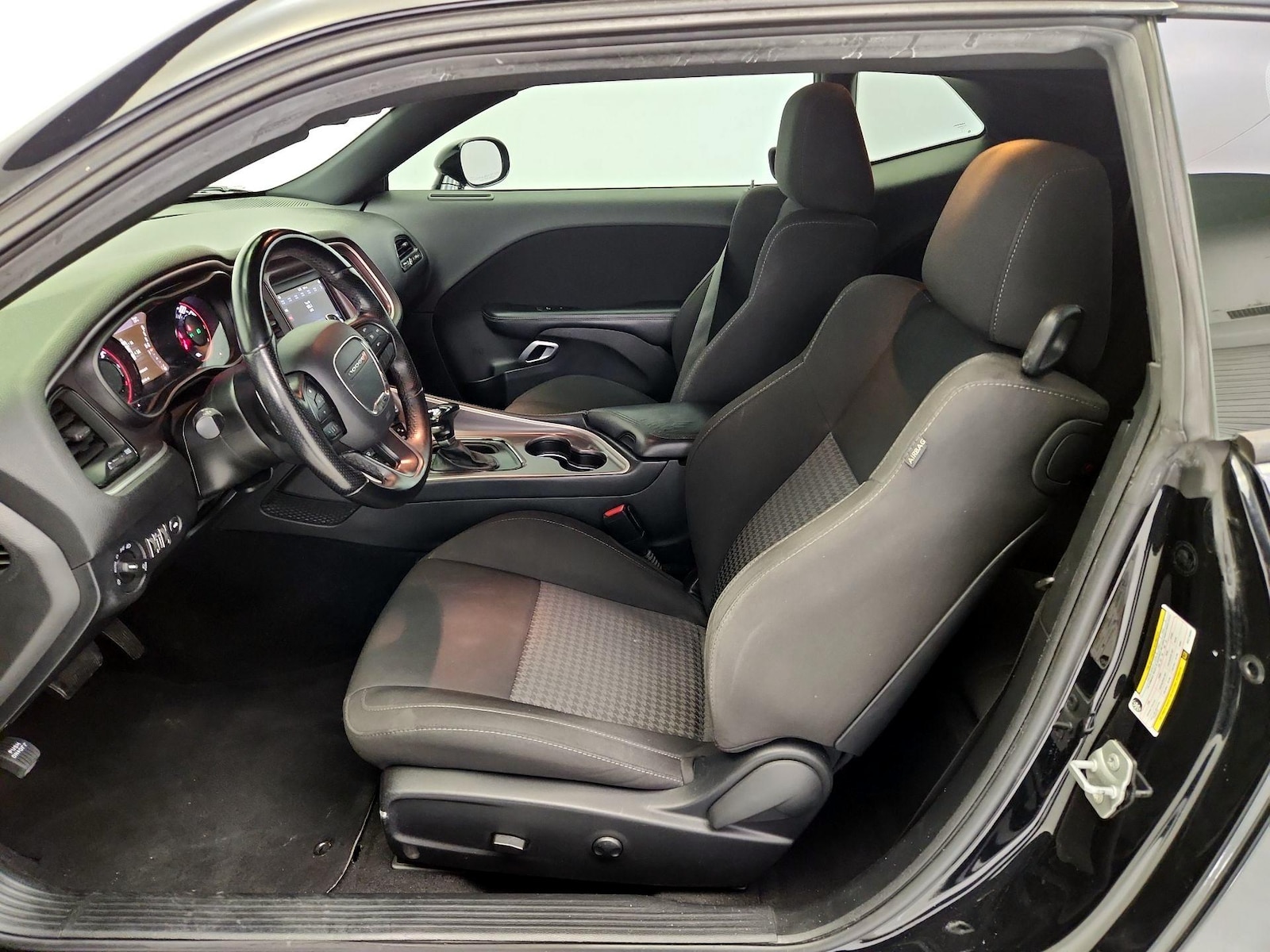 Power Seat(s) & Side Airbags