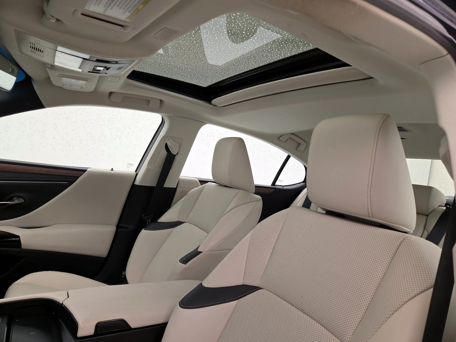 Sunroof(s) & Overhead Airbags