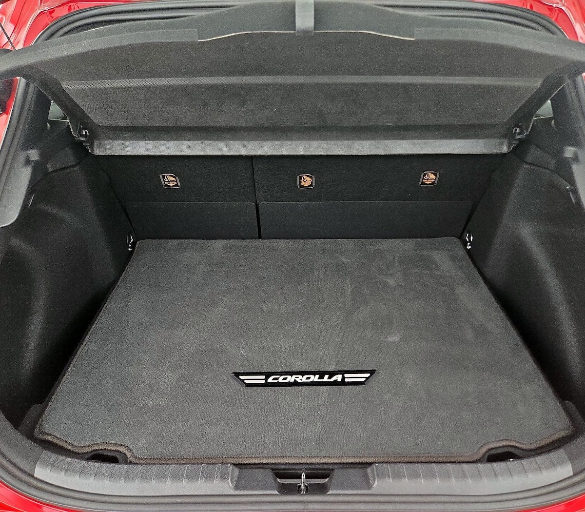 Trunk/Cargo (Seats Up)
