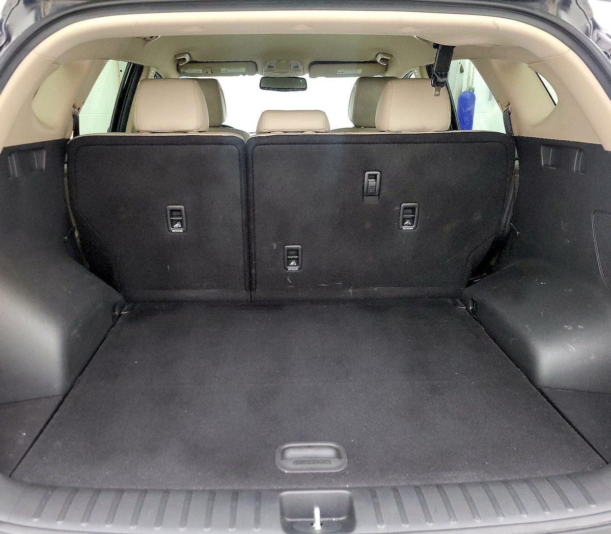 Trunk/Cargo (Seats Up)