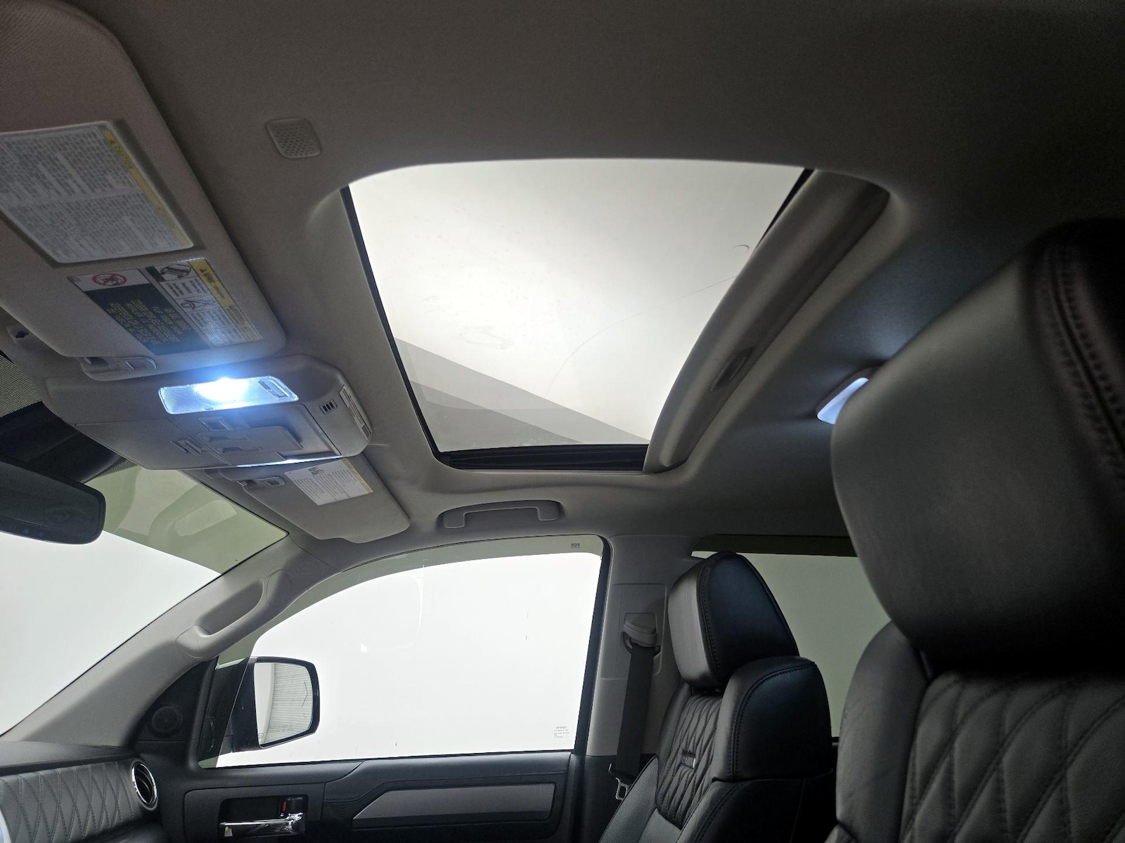 Sunroof(s) & Overhead Airbags