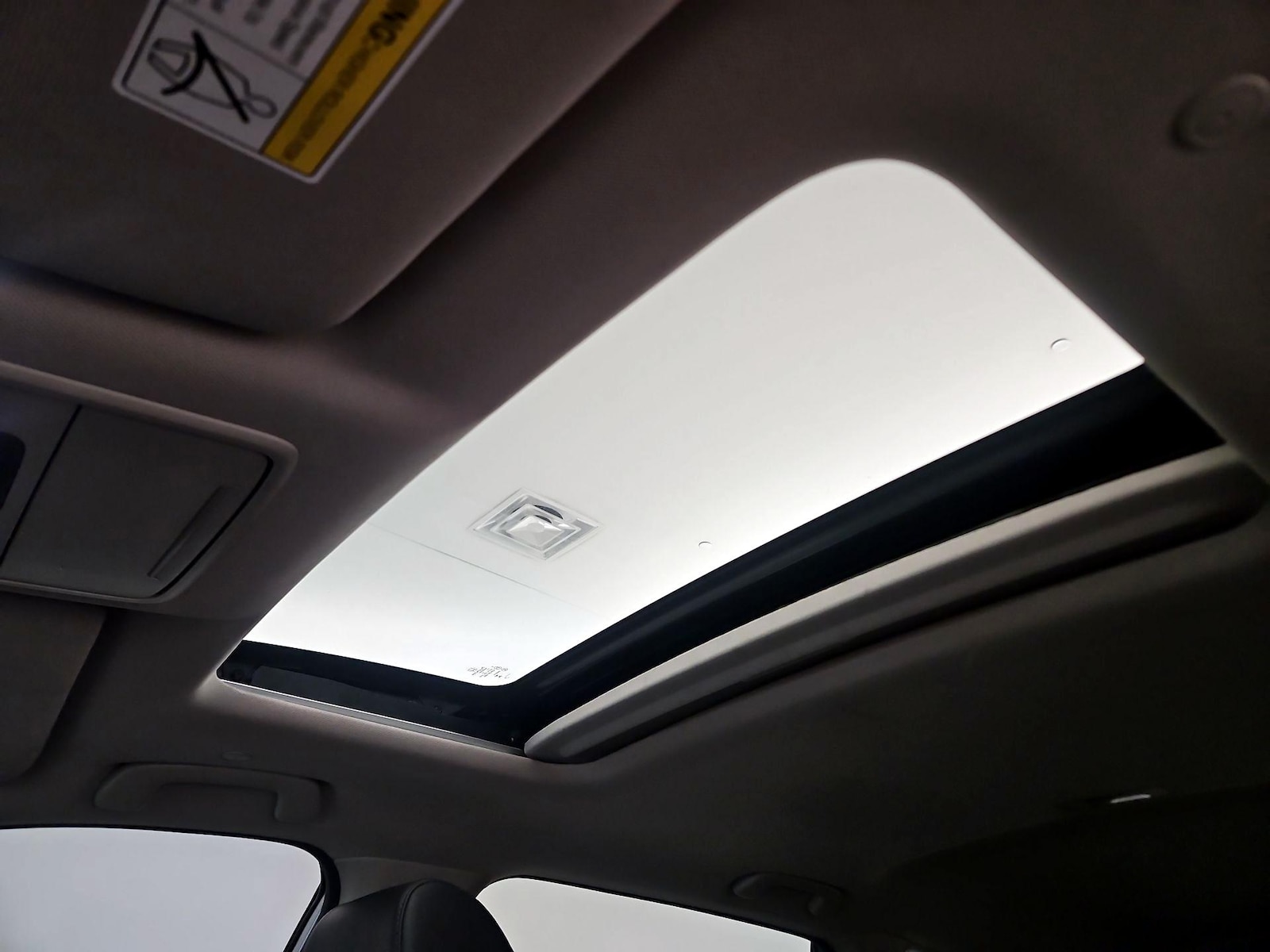 Sunroof(s) & Overhead Airbags