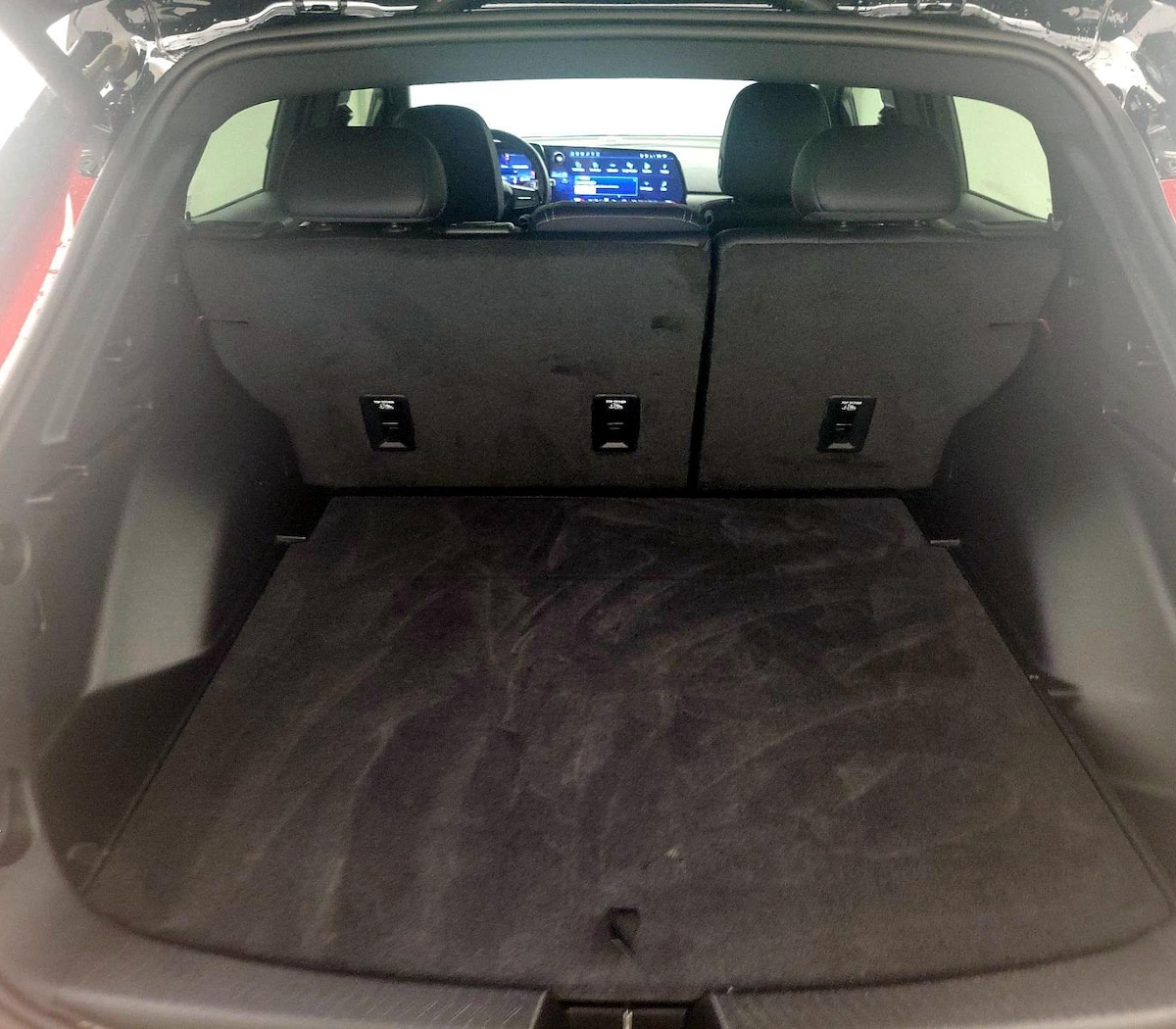 Trunk/Cargo (Seats Up)