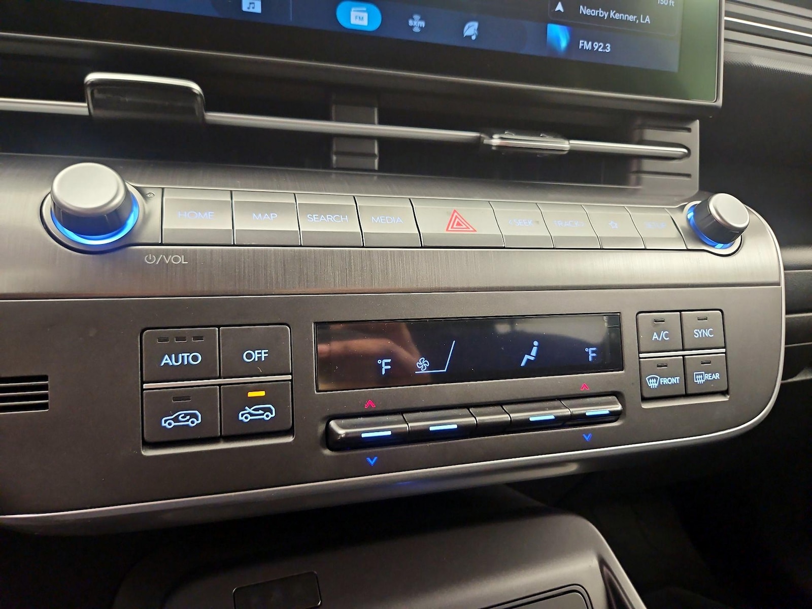 2025 Hyundai Kona SEL Convenience - Photo 17