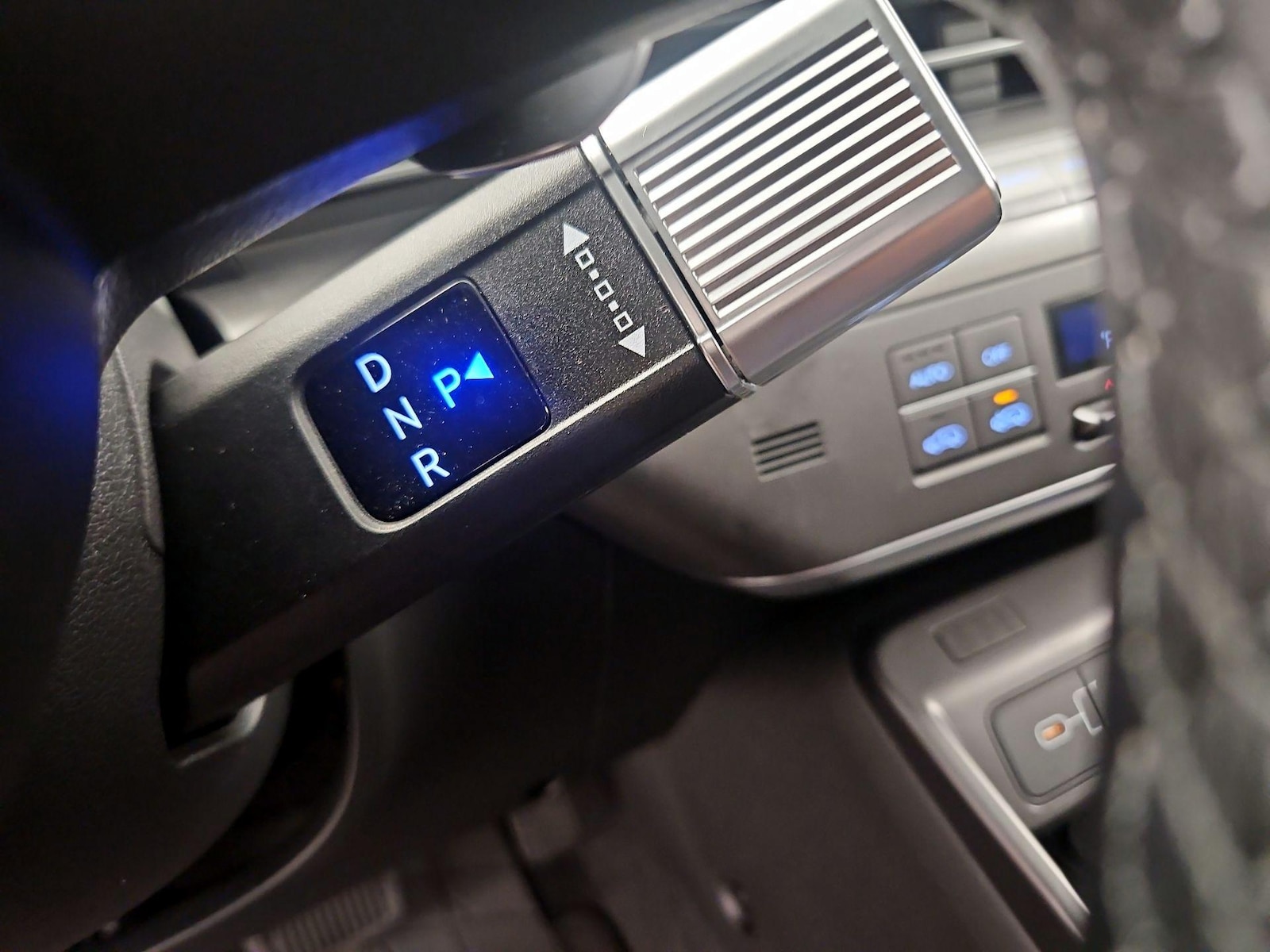2025 Hyundai Kona SEL Convenience - Photo 18