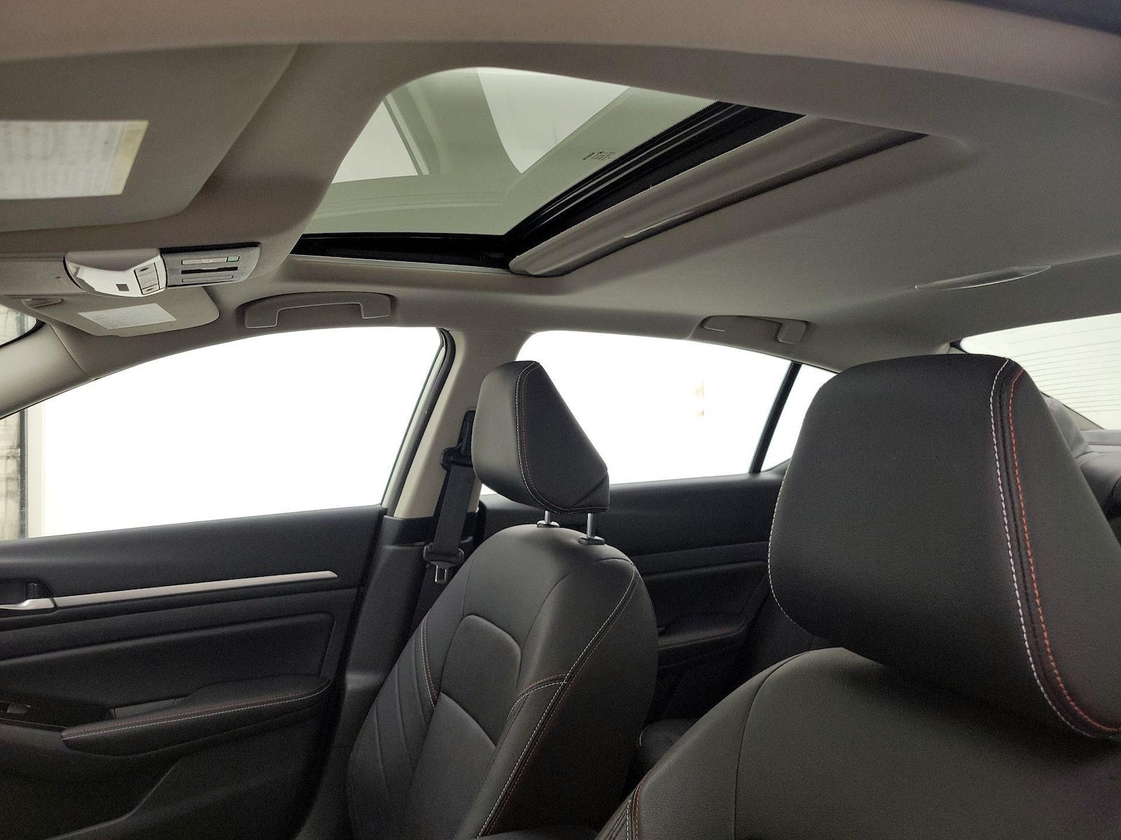 Sunroof(s) & Overhead Airbags