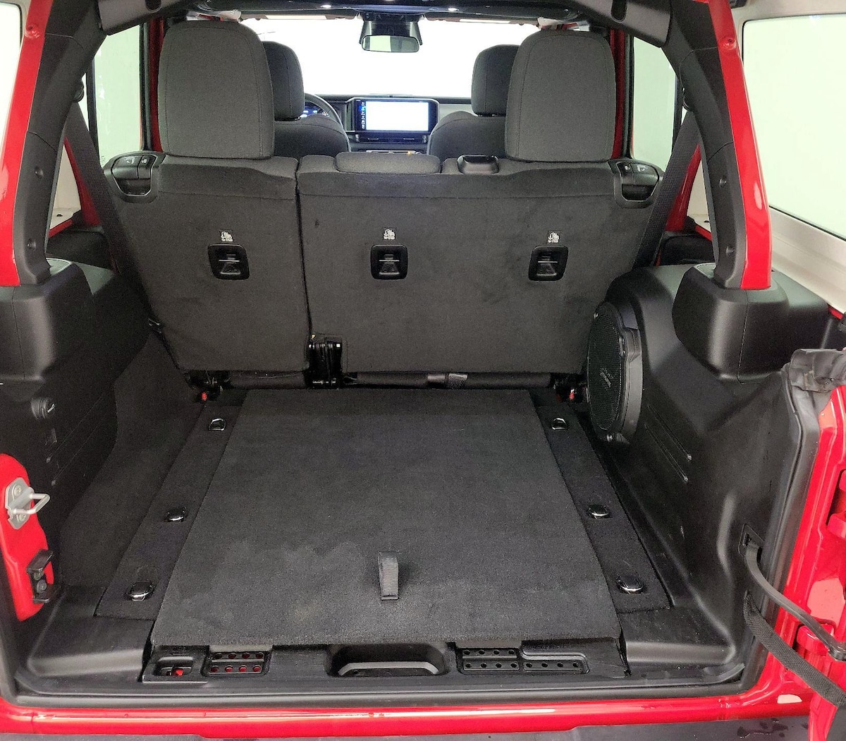 Trunk/Cargo (Seats Up)
