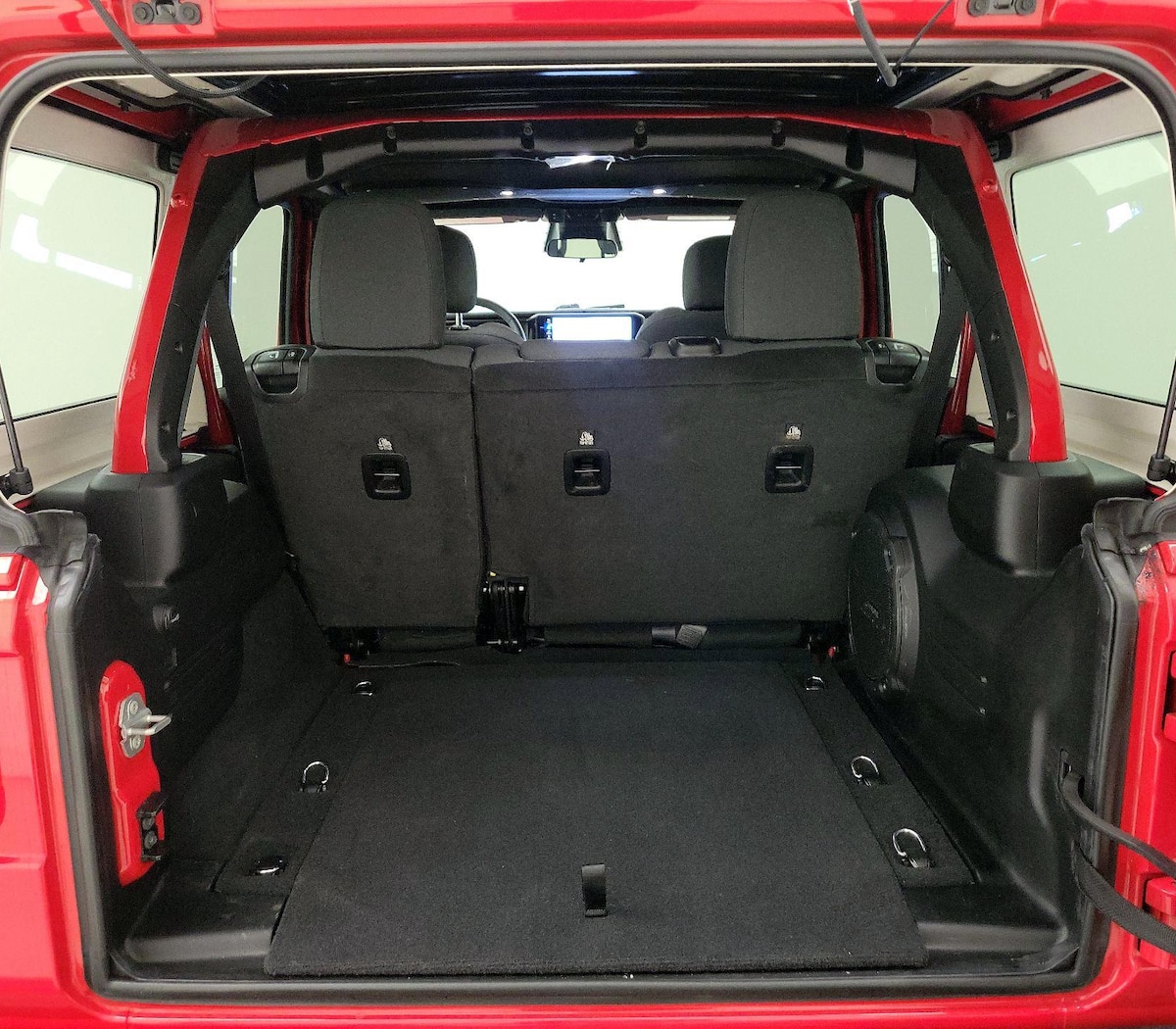 Trunk/Cargo (Seats Up)