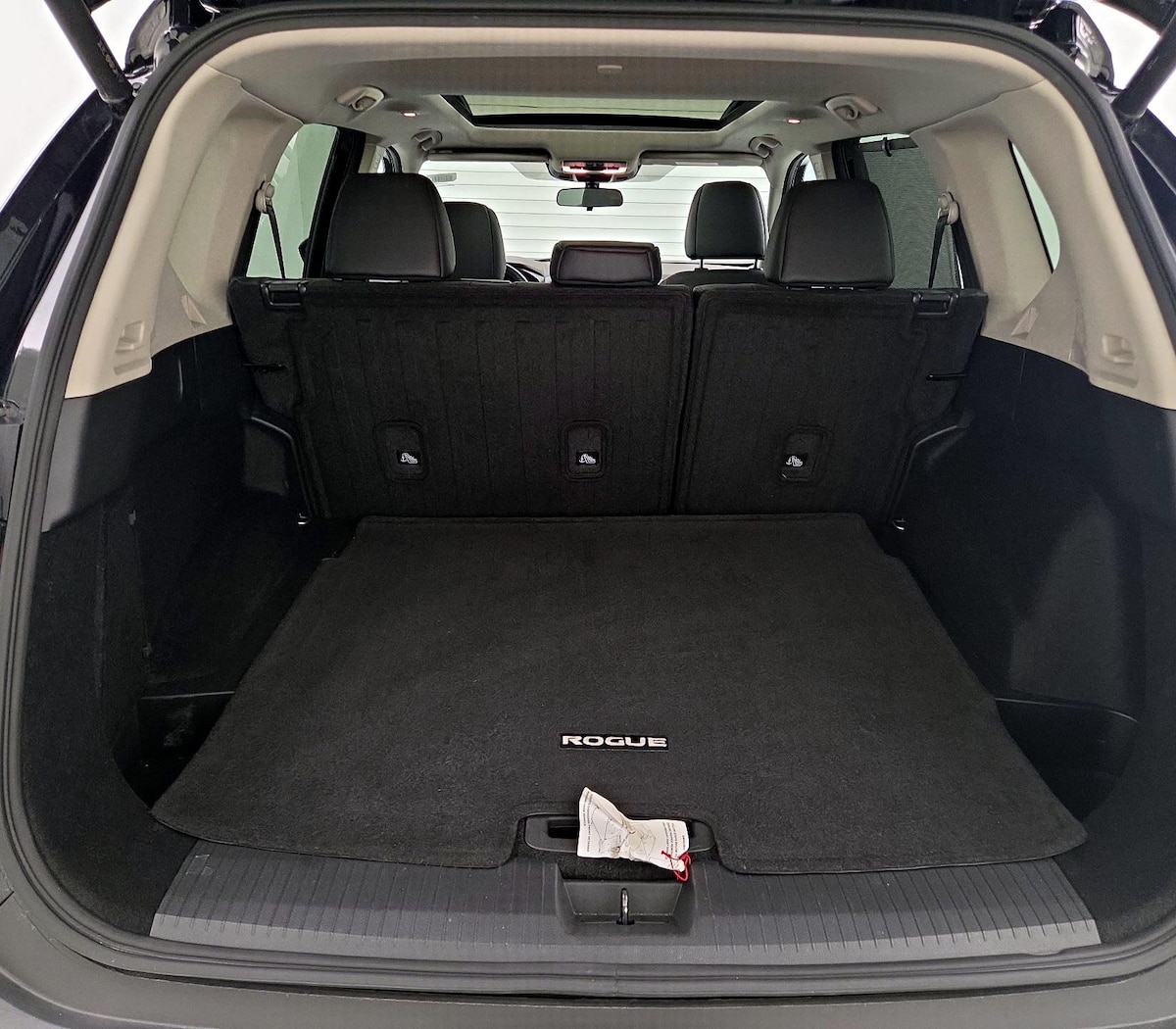 Trunk/Cargo (Seats Up)