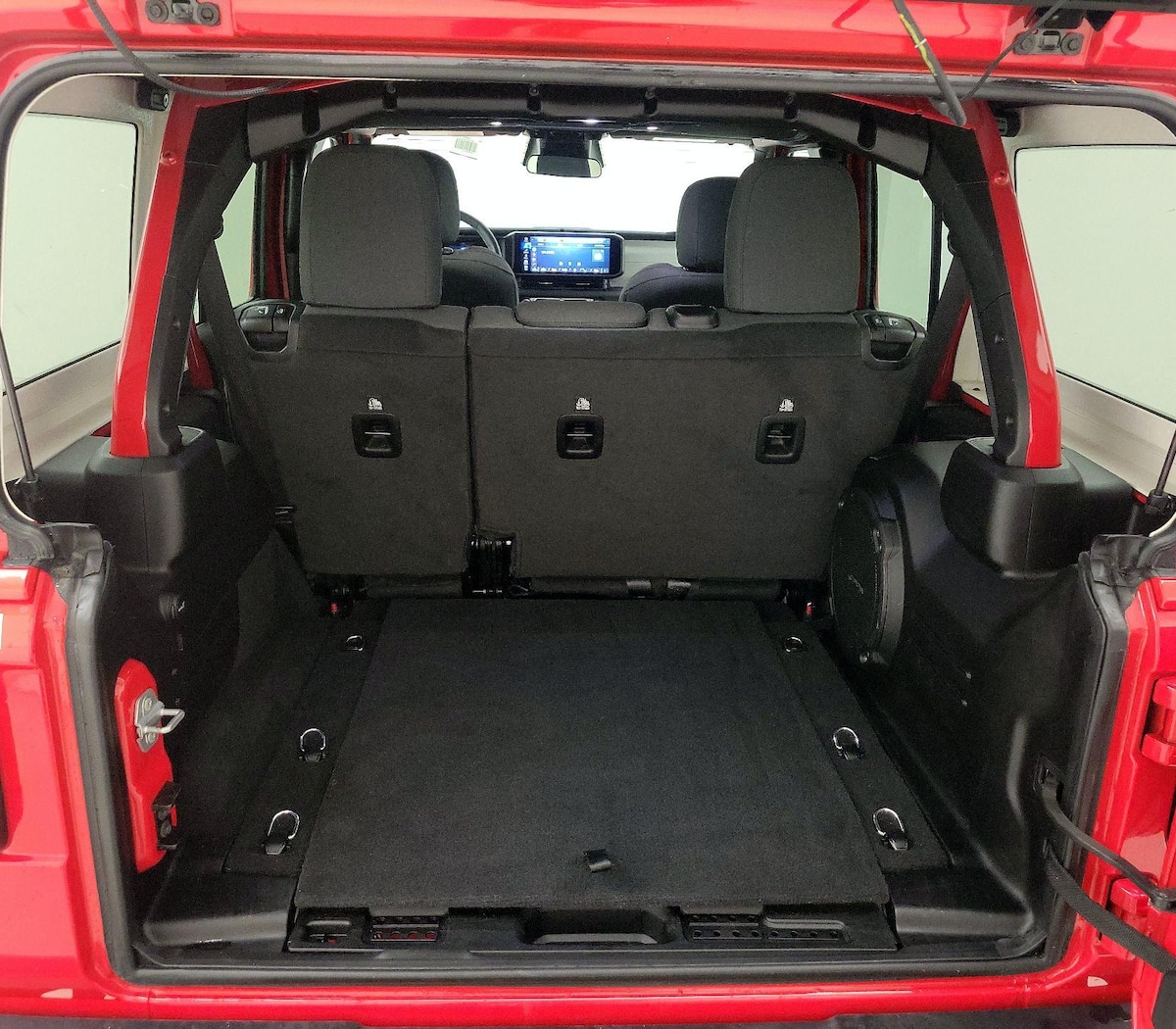 Trunk/Cargo (Seats Up)