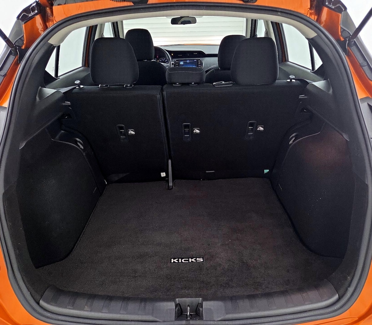 Trunk/Cargo (Seats Up)