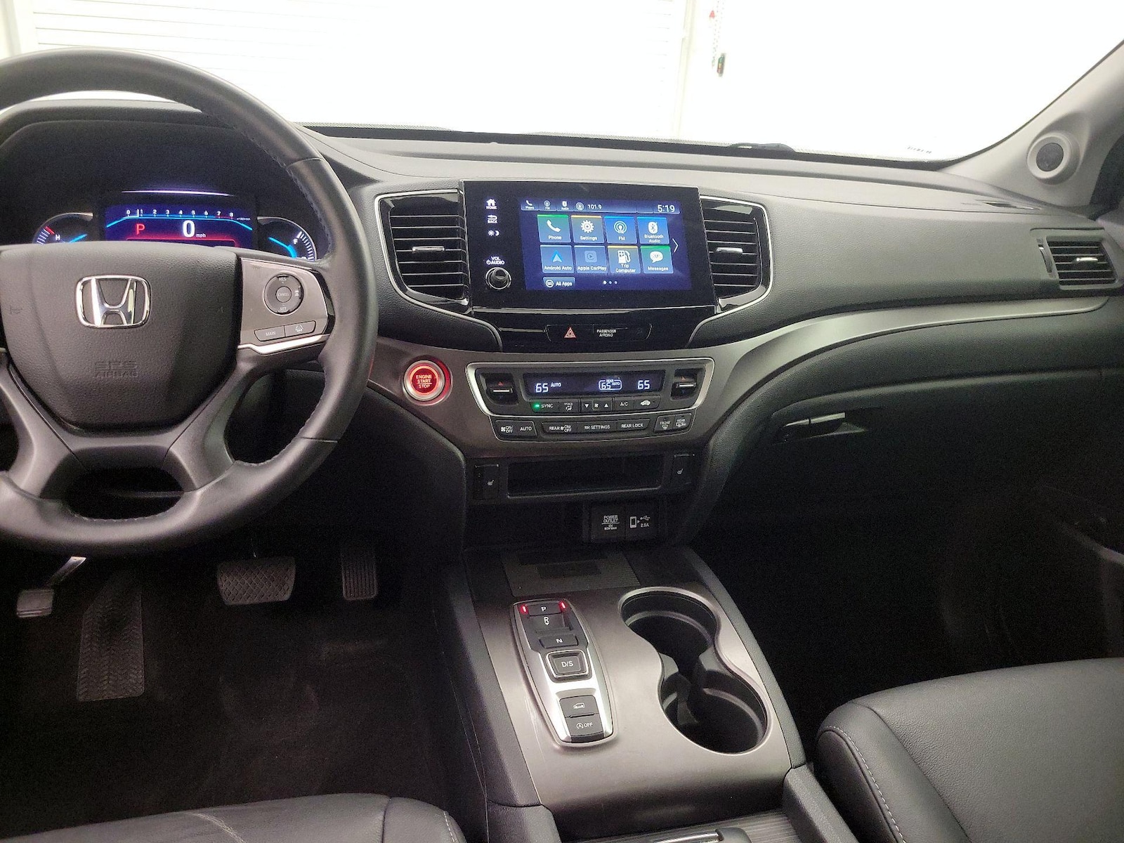 Apple CarPlay® & Android Auto™