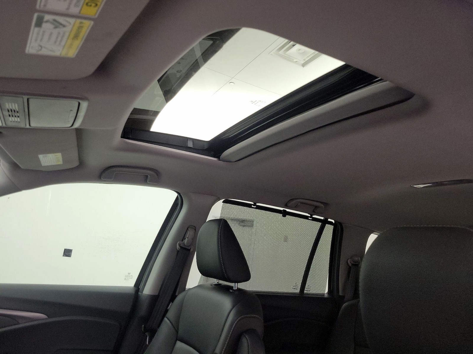 Sunroof(s) & Overhead Airbags