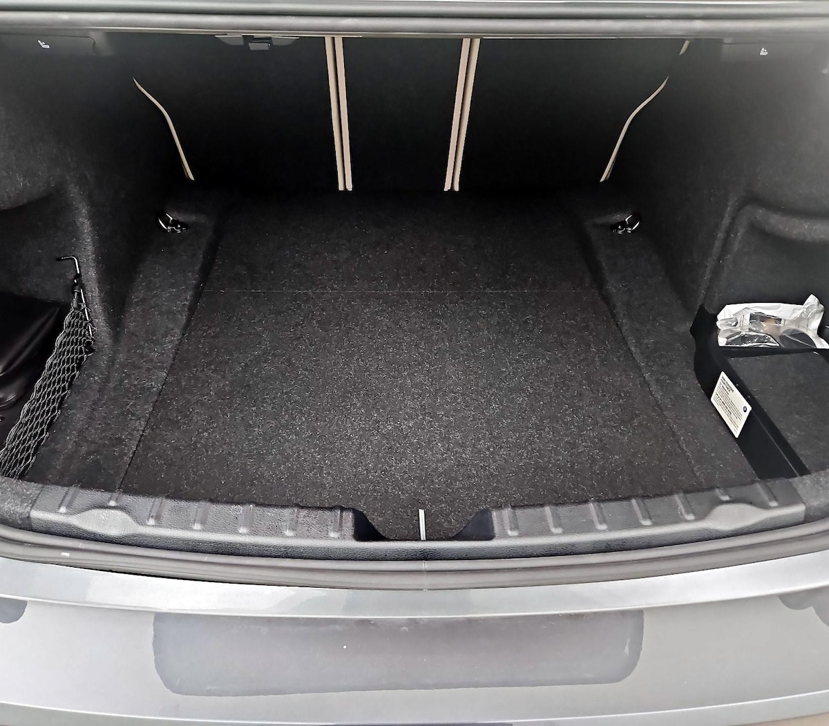 Trunk/Cargo (Seats Up)