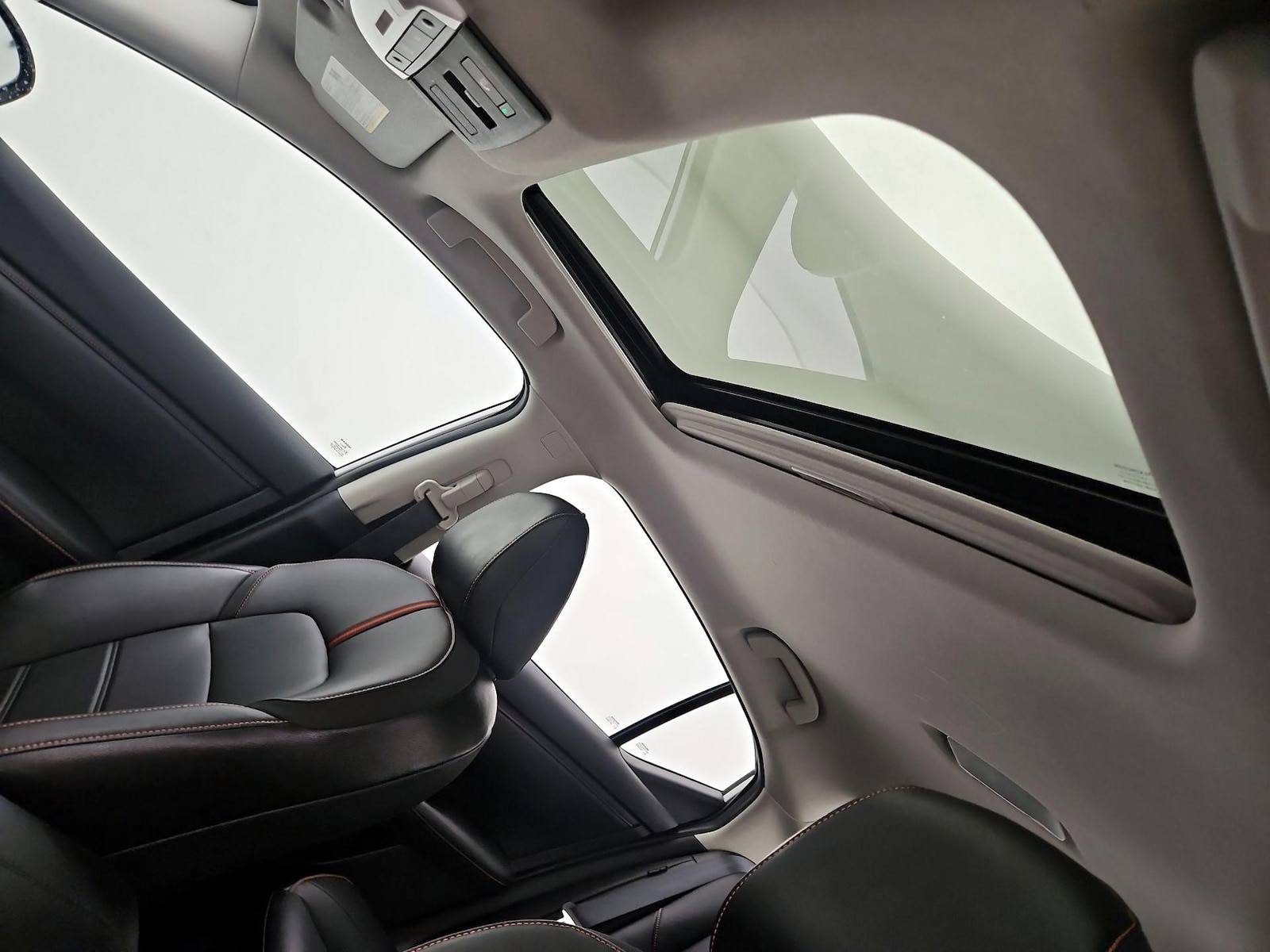 Sunroof(s) & Overhead Airbags