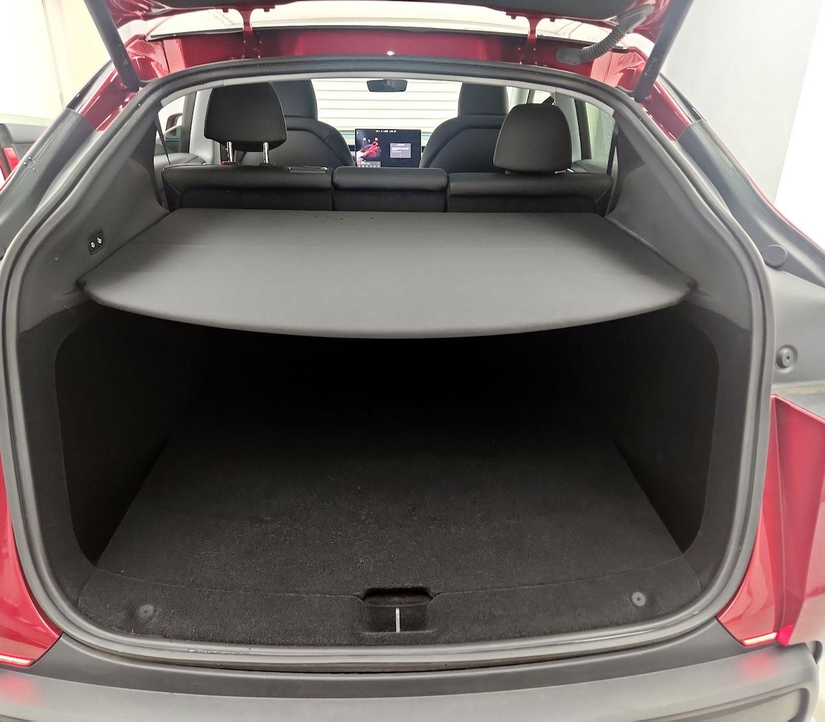 Trunk/Cargo (Seats Up)
