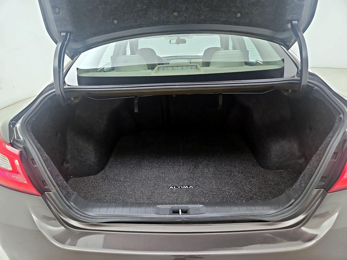Trunk/Cargo (Seats Up)