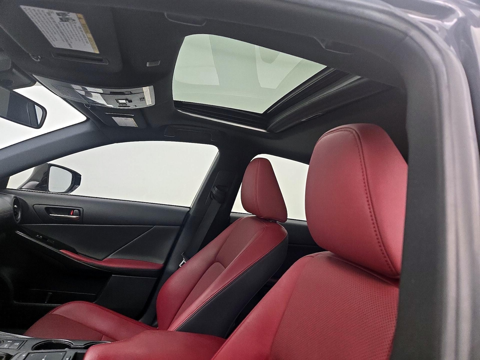 Sunroof(s) & Overhead Airbags