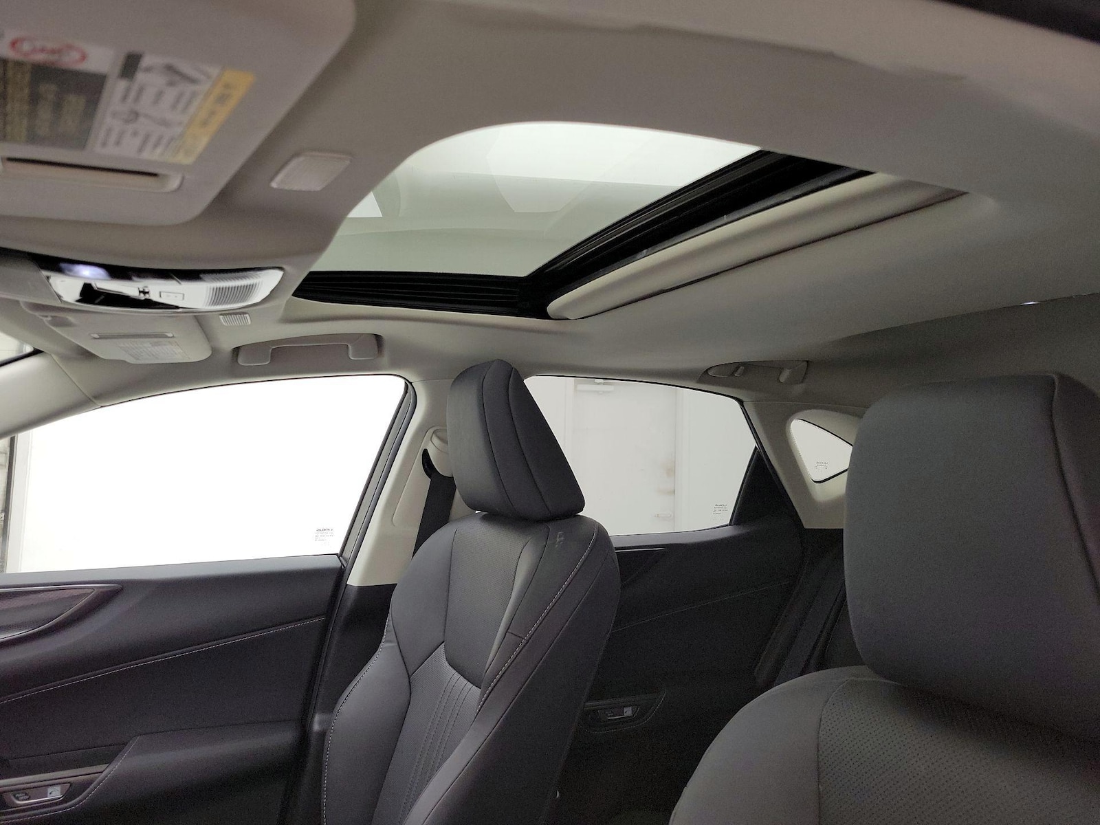 Sunroof(s) & Overhead Airbags