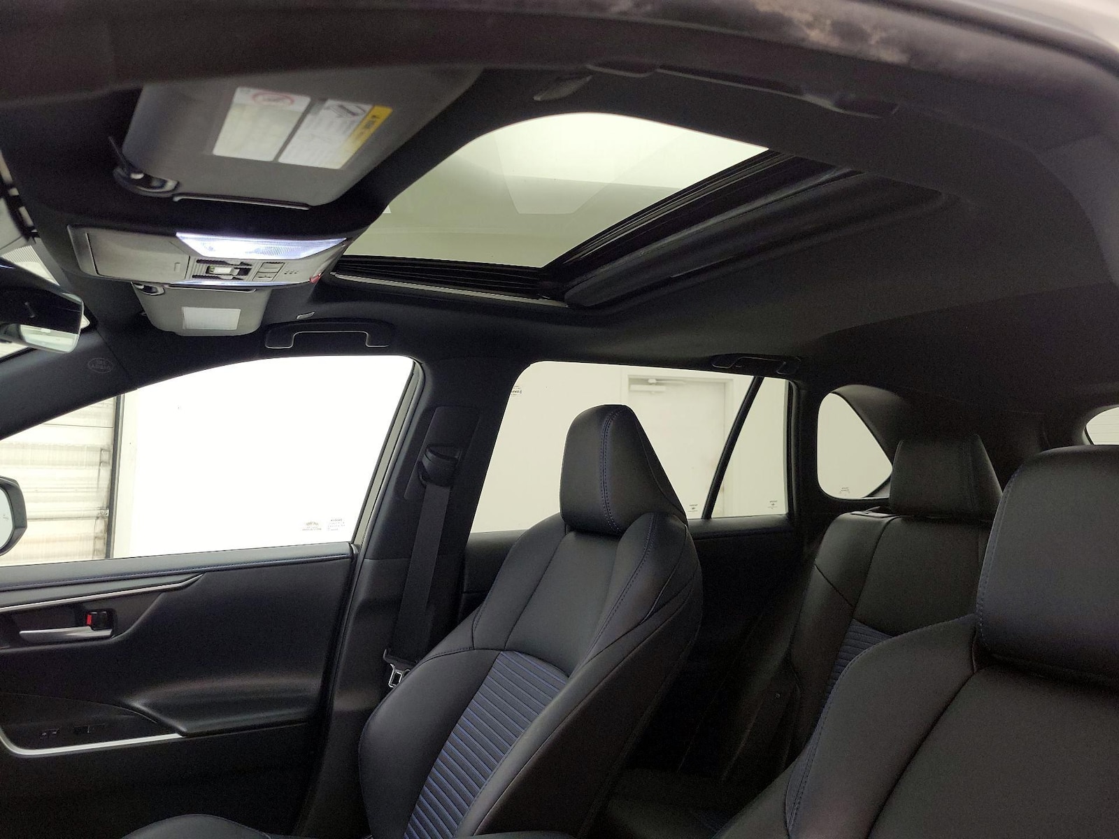 Sunroof(s) & Overhead Airbags