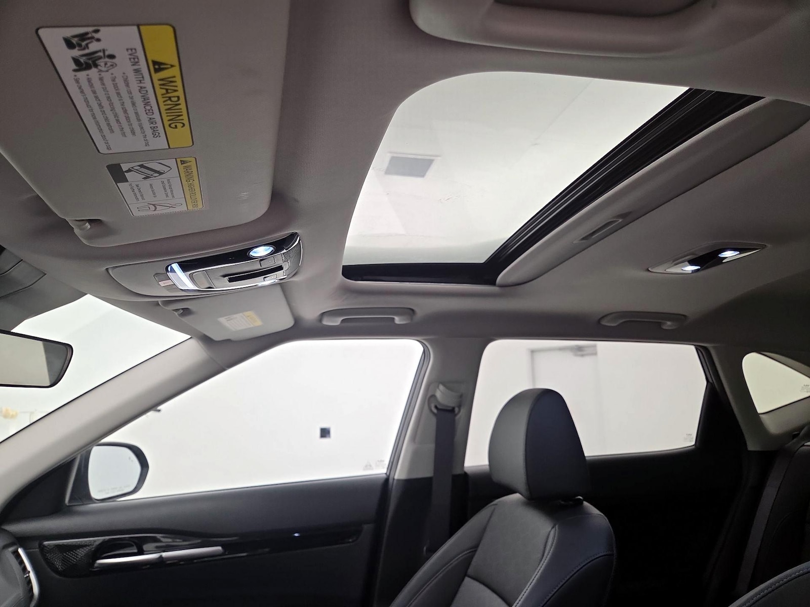 Sunroof(s) & Overhead Airbags