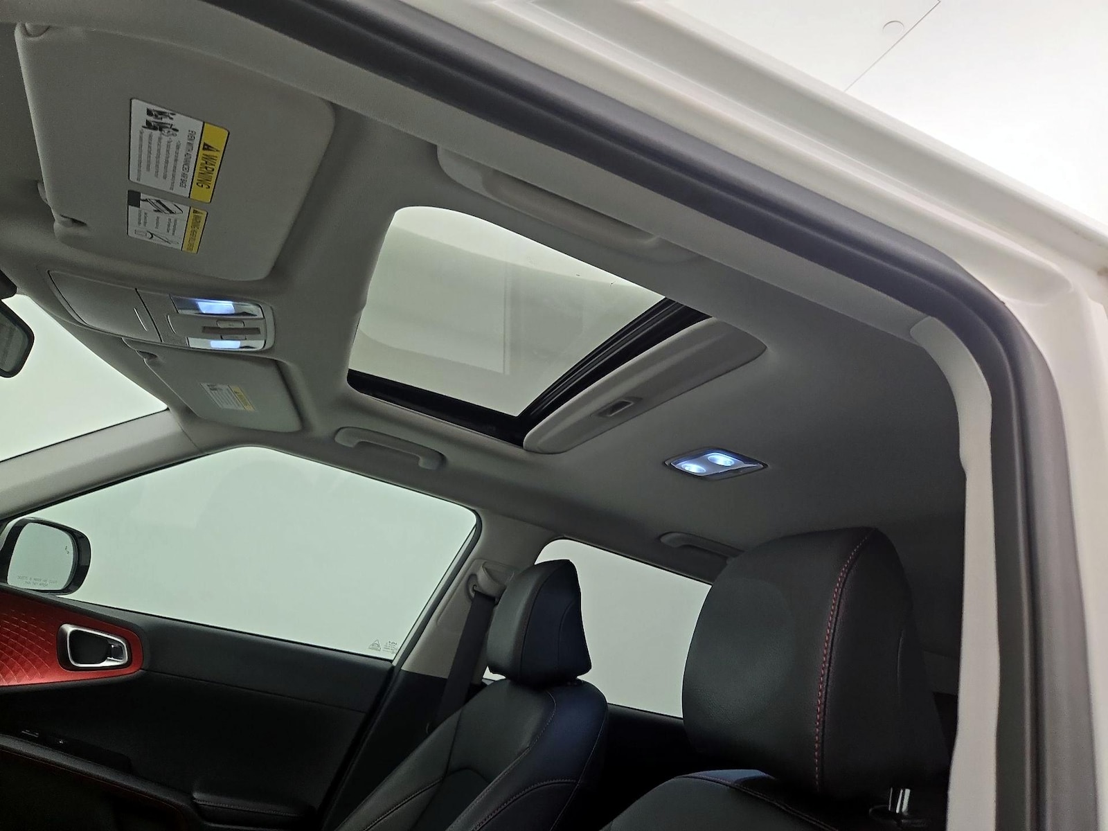 Sunroof(s) & Overhead Airbags