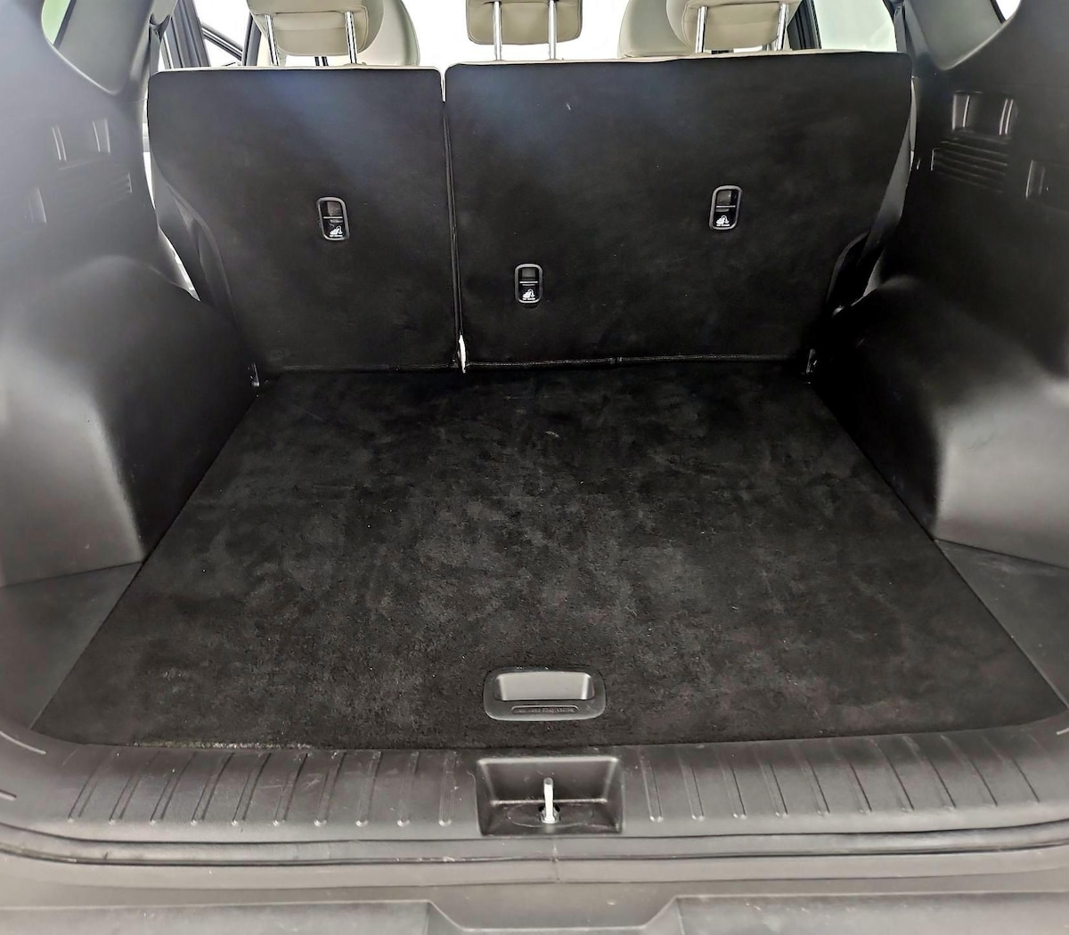 Trunk/Cargo (Seats Up)