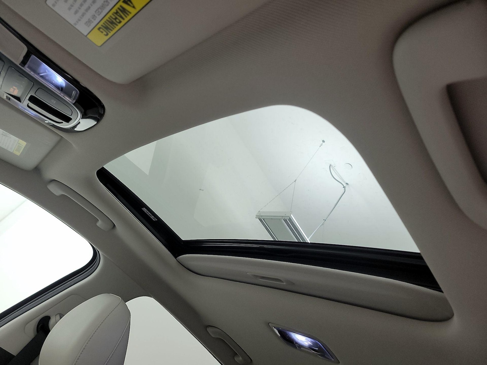 Sunroof(s) & Overhead Airbags