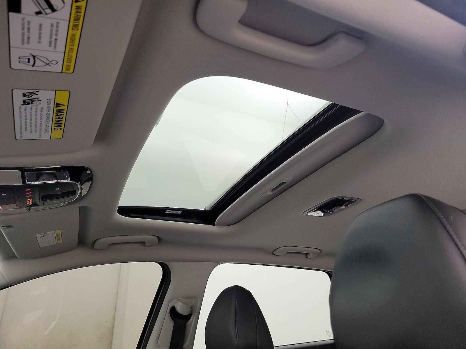 Sunroof(s) & Overhead Airbags