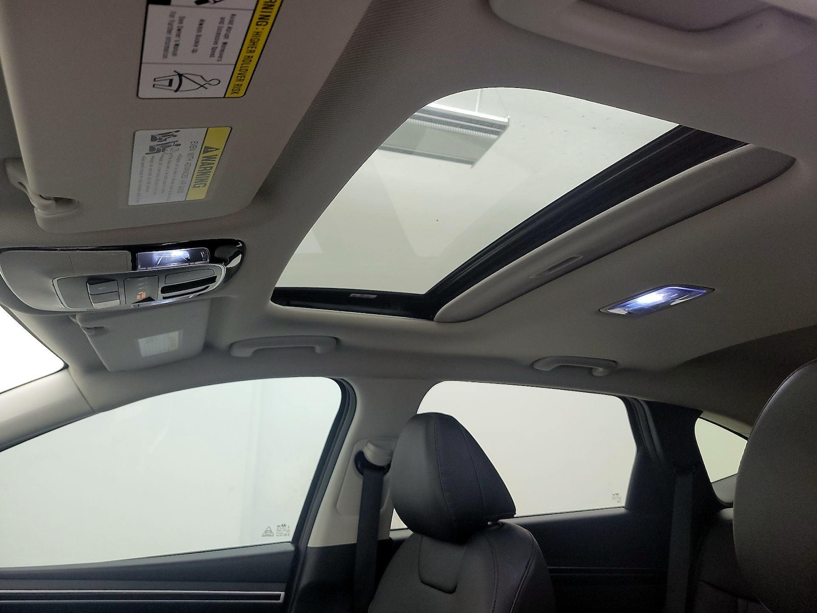 Sunroof(s) & Overhead Airbags