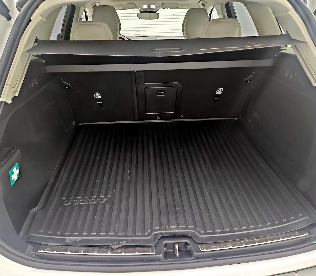 Trunk/Cargo (Seats Up)