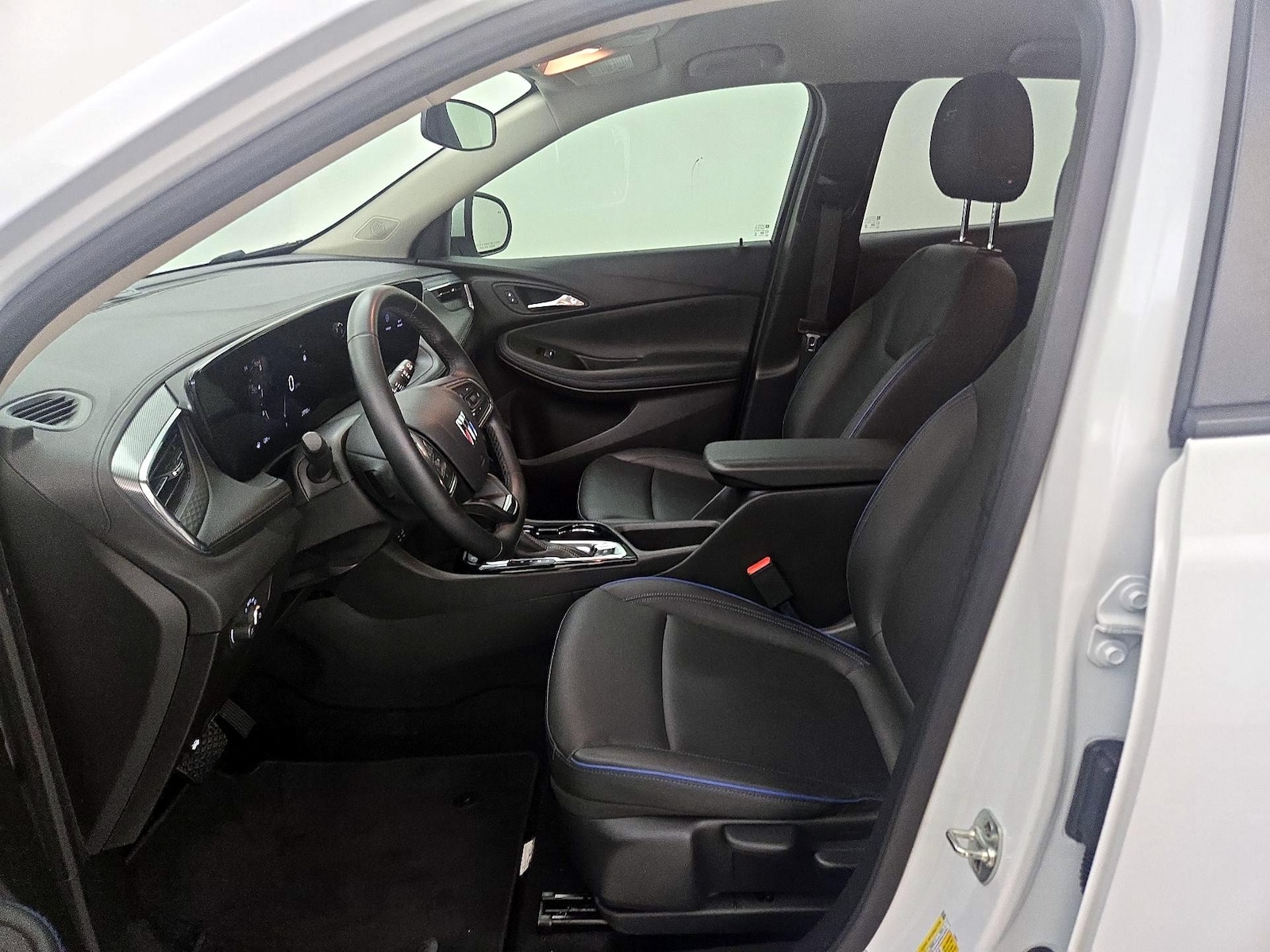 Side Airbags & Leatherette Seats