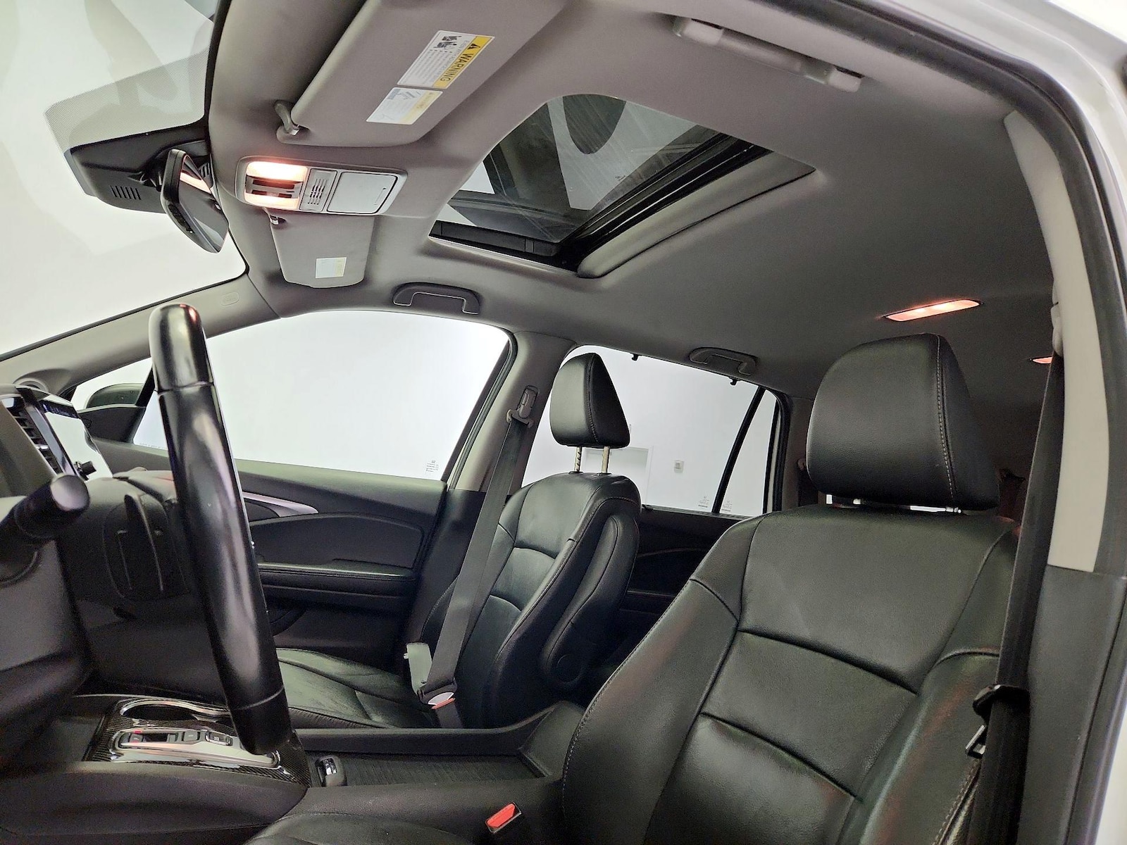 Sunroof(s) & Overhead Airbags