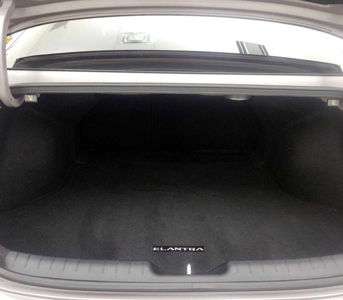 Trunk/Cargo (Seats Up)