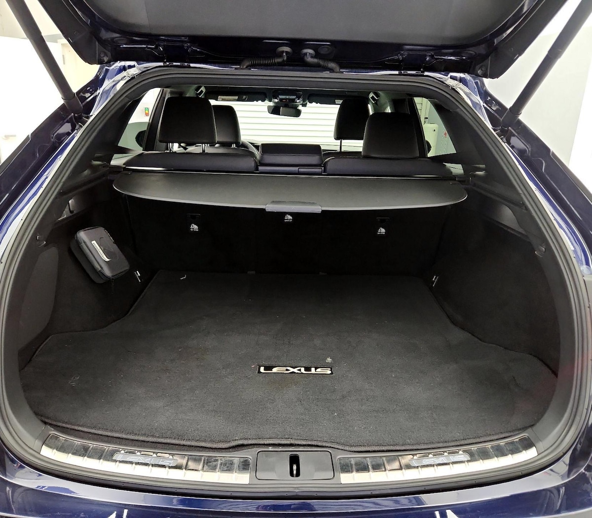 Trunk/Cargo (Seats Up)