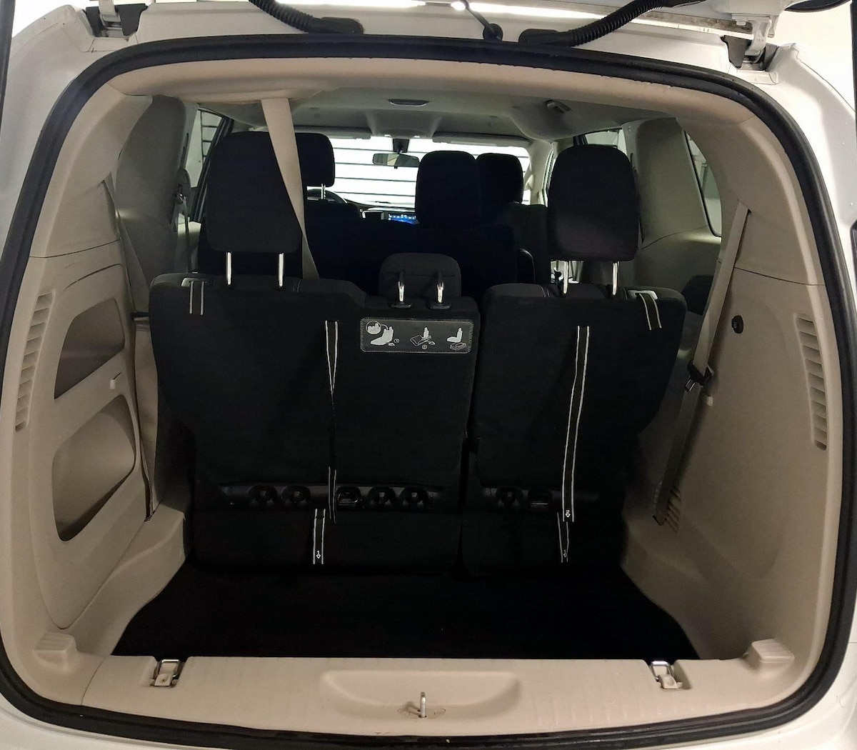 Trunk/Cargo (Seats Up)