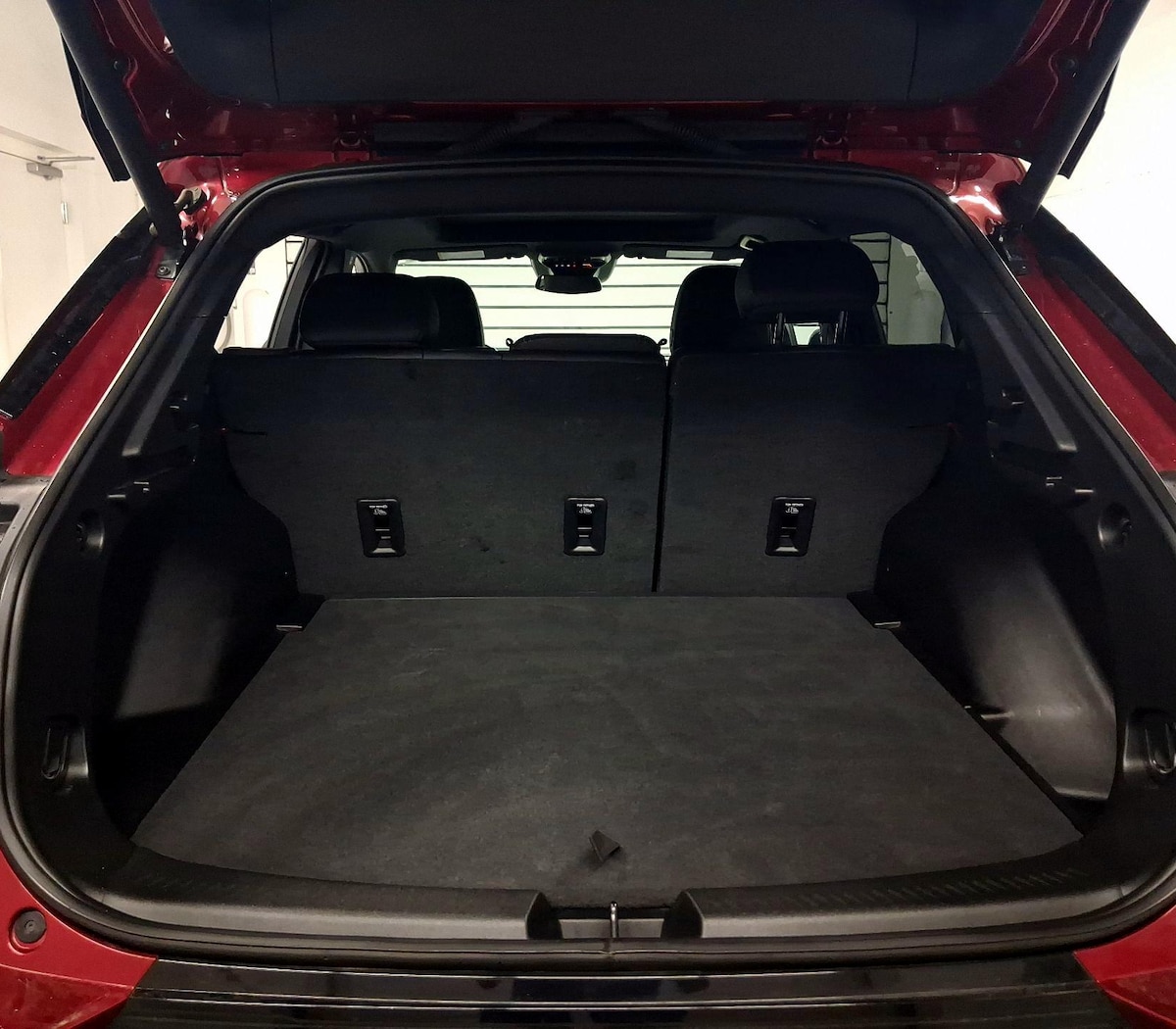 Trunk/Cargo (Seats Up)