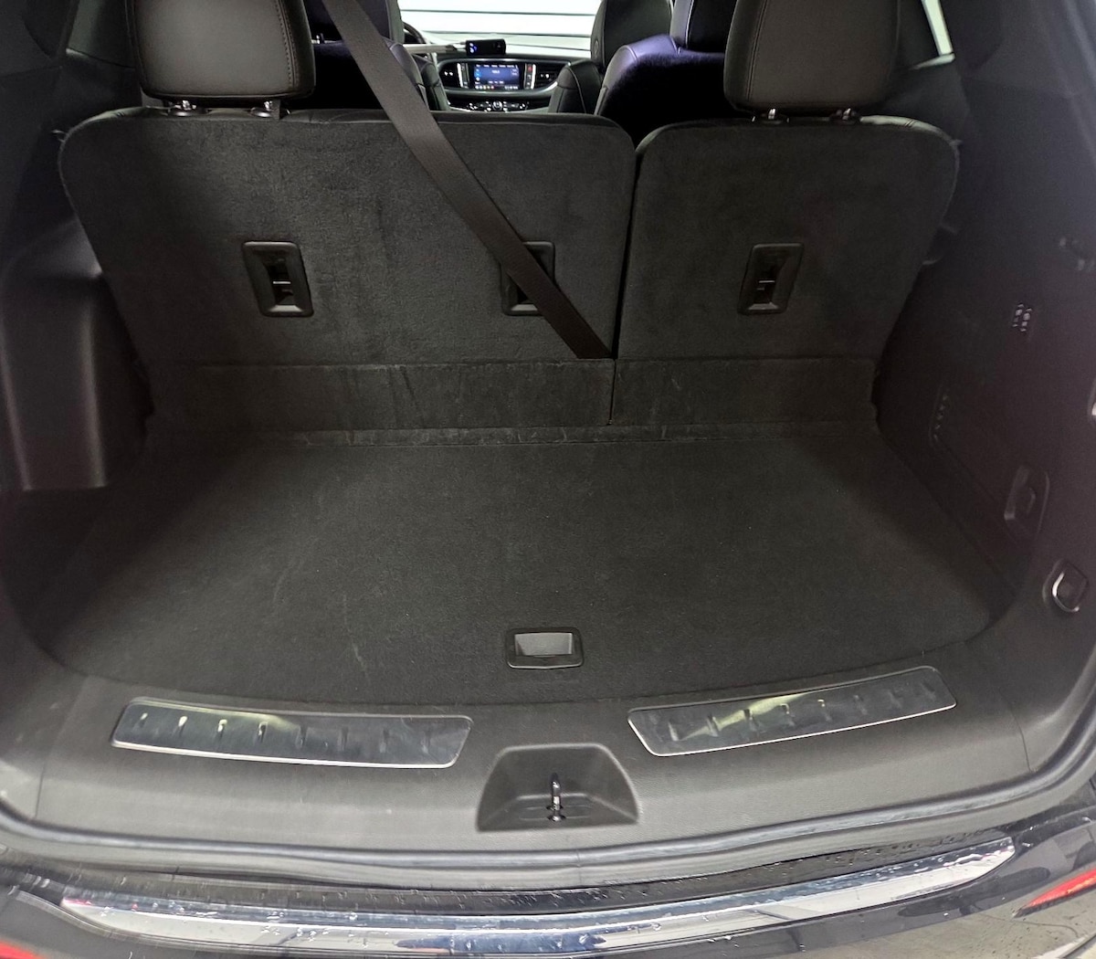 Trunk/Cargo (Seats Up)