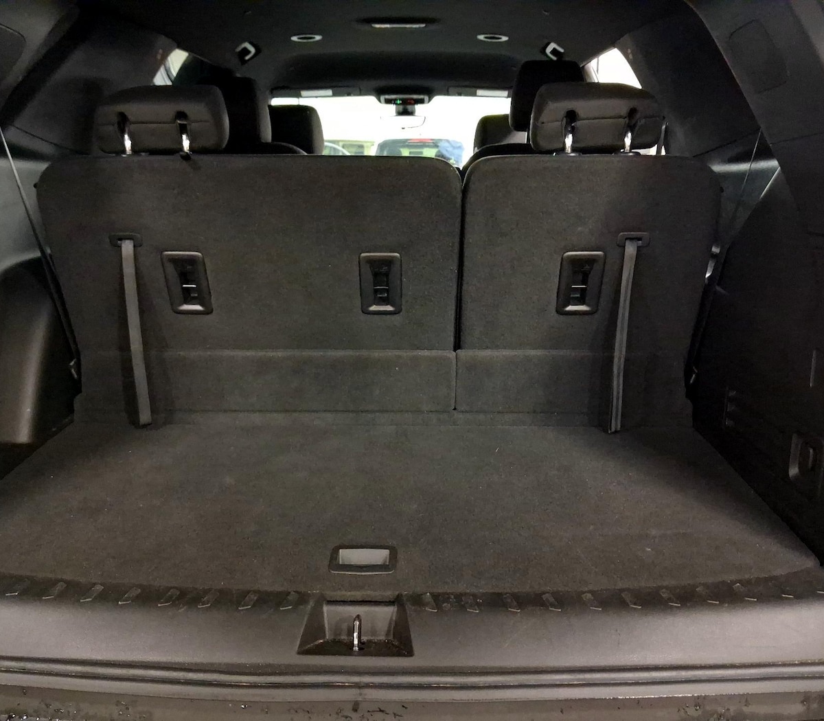 Trunk/Cargo (Seats Up)
