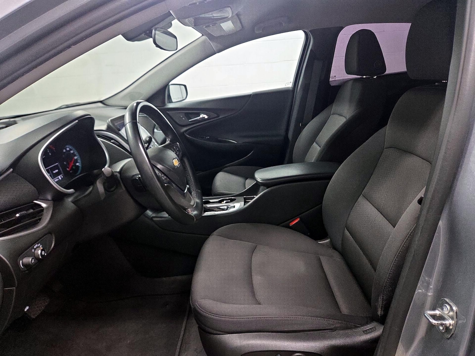 Power Seat(s) & Side Airbags