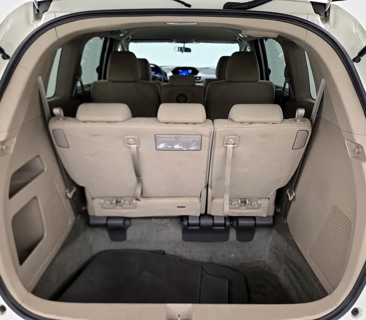 Trunk/Cargo (Seats Up)