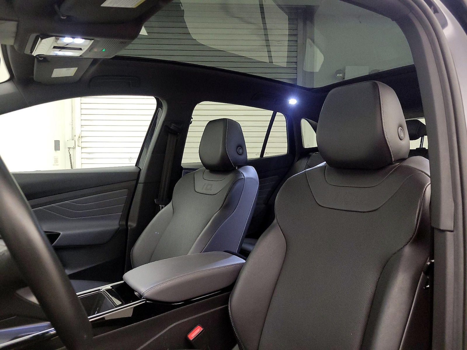 Skylight(s) & Overhead Airbags