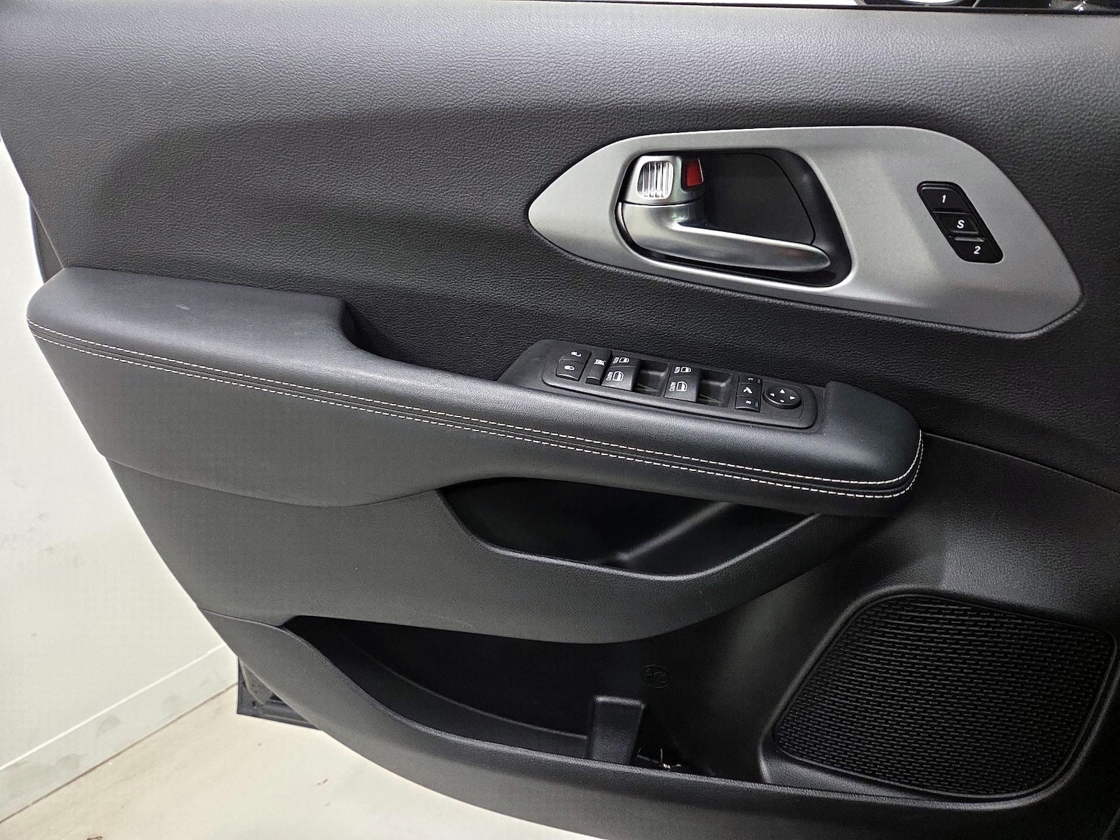 2025 Chrysler Pacifica Limited - Photo 13