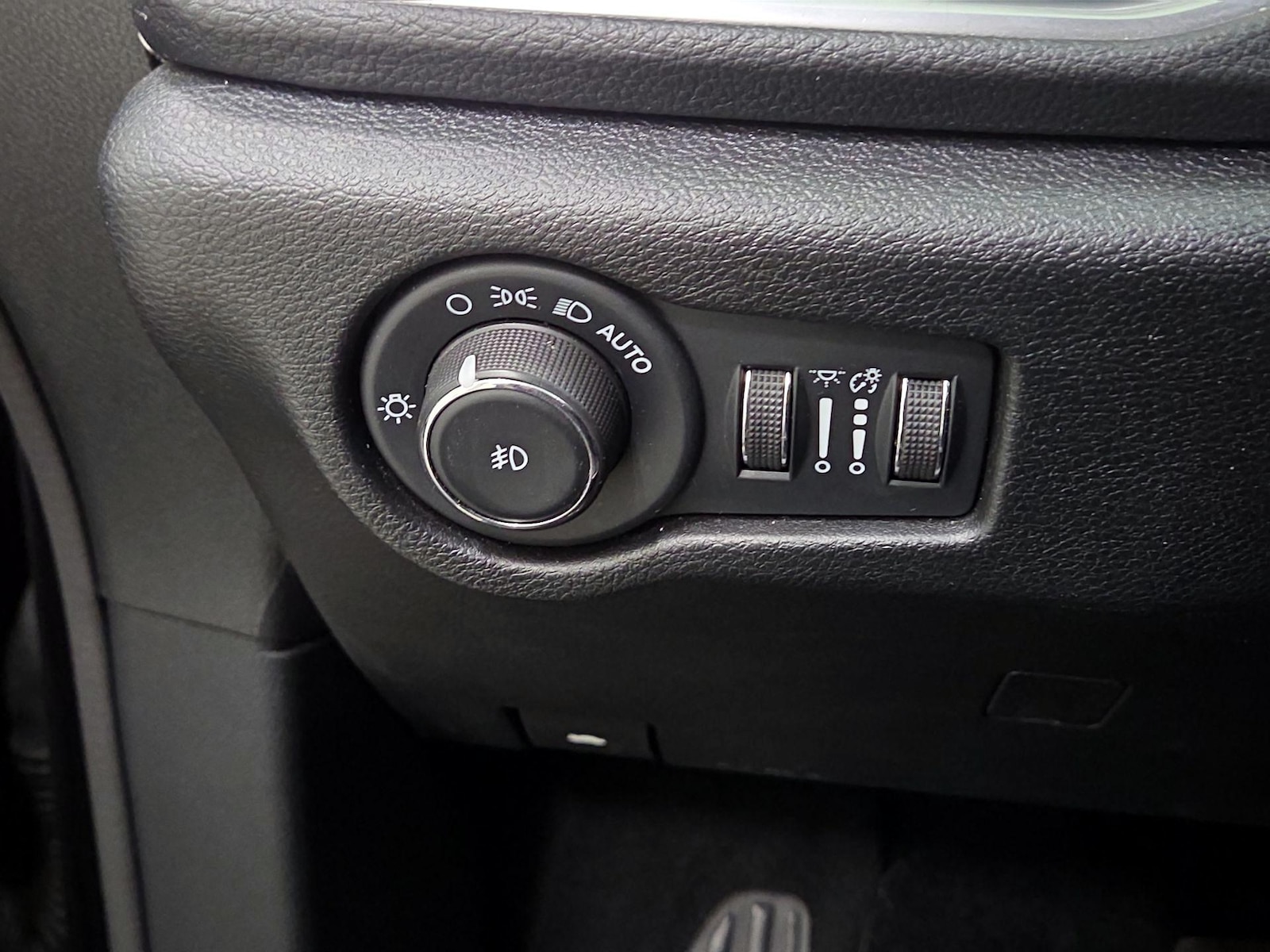 2025 Chrysler Pacifica Limited - Photo 14