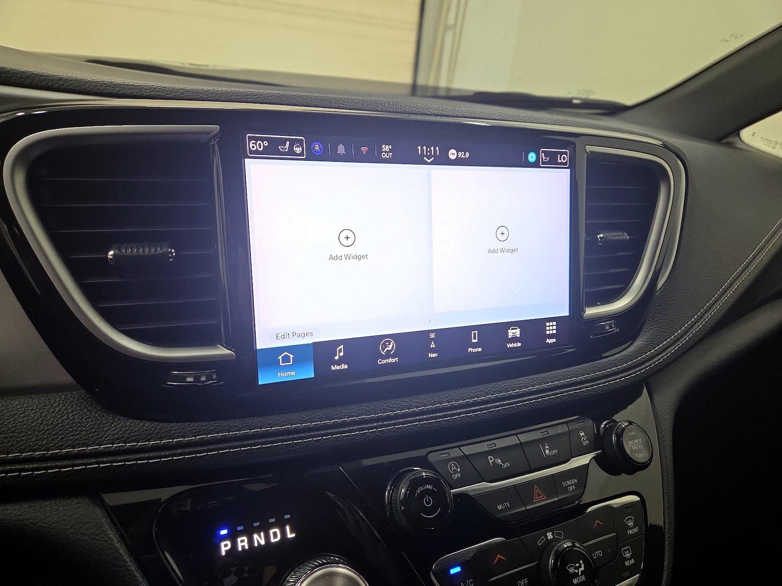 2025 Chrysler Pacifica Limited - Photo 17