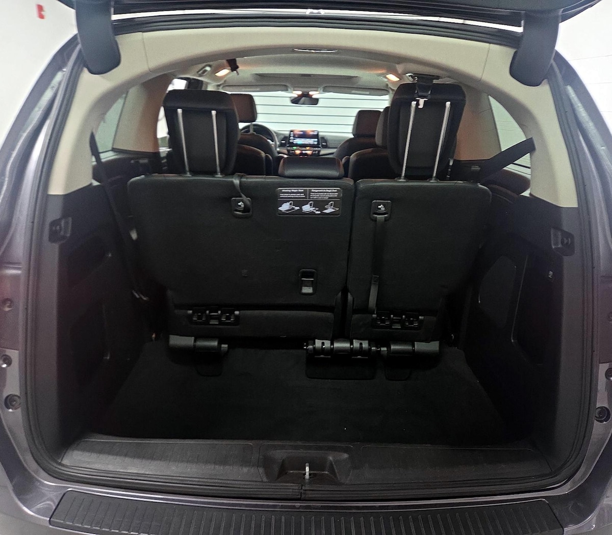 Trunk/Cargo (Seats Up)